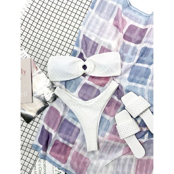 Bikini    - Picture 6 of 7